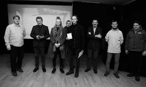 Kultura Spotkanie z Andrzejem Szulcem ALASKA 25 listopada b.r. w Domu Kultury w Łapach odbyło się spotkanie z podróżnikiem, mieszkańcem Łap: Andrzejem Szulcem. Podczas spotkania P.