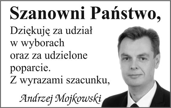 rocznicę odzyskania niepodległości przez Polskę, śpiewając wspólnie z uczniami szkoły hymn narodowy.