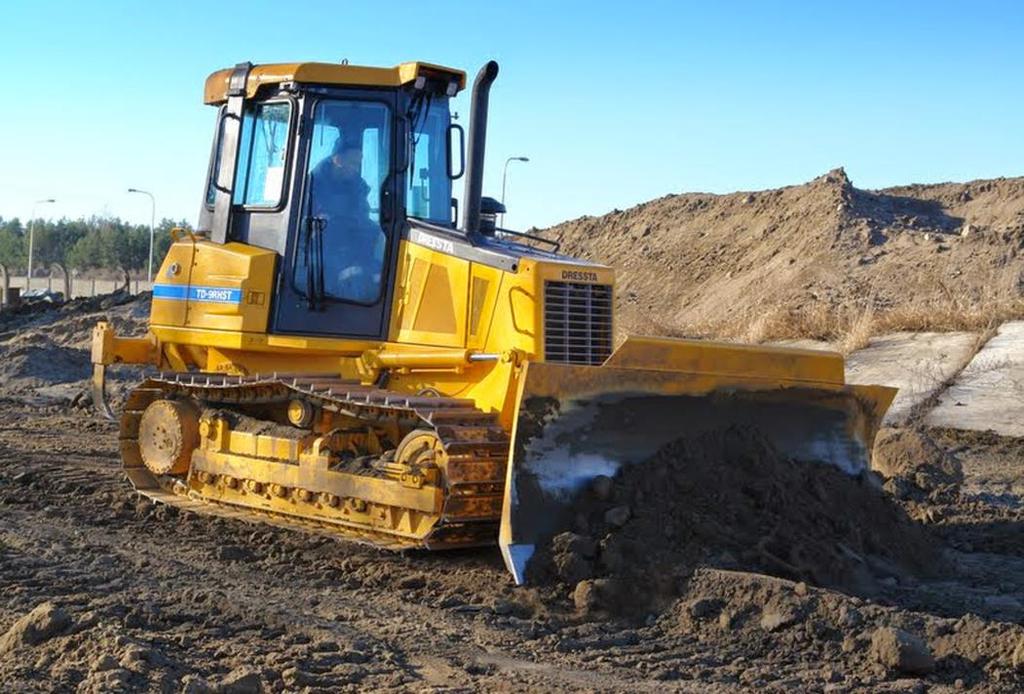 Hydrostatyczny napęd układu jazdy w spycharkach firmy Liugong Dressta Machinery PI 090032 Spycharka gąsienicowa z hydrostatycznym napędem jazdy produkcji Liugong Dressta Machinery Liugong Dressta