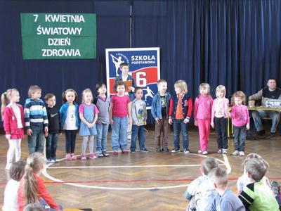 PROJEKT NA ROK SZKOLNY 2012/2013 Chcesz się pozbyć nadmiaru kalorii uprawiaj sport i żyj w glorii.