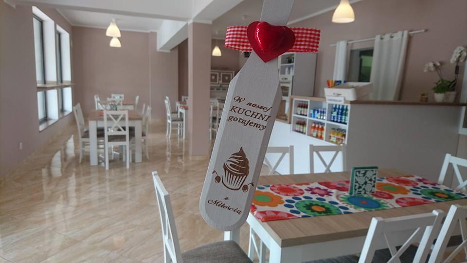 SPÓŁDZIELNIA SOCJALNA RYDZYNIANKA Działalność komercyjna: Spółdzielnia świadczy usługi restauracyjne i cateringowe.