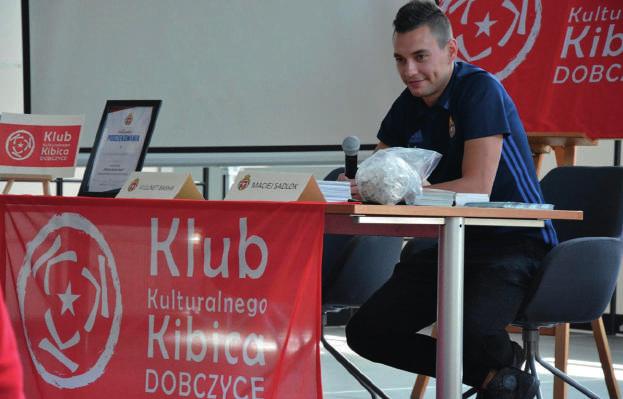 Kulturalny Klub Kibica Nasza eskorta i spotkanie z Wiślakiem Członkowie Klubu Kulturalnego Kibica mieli zaszczyt wyprowadzić zawodników w meczu Wisły z Legią Warszawa podczas spotkania 22 kwietnia.