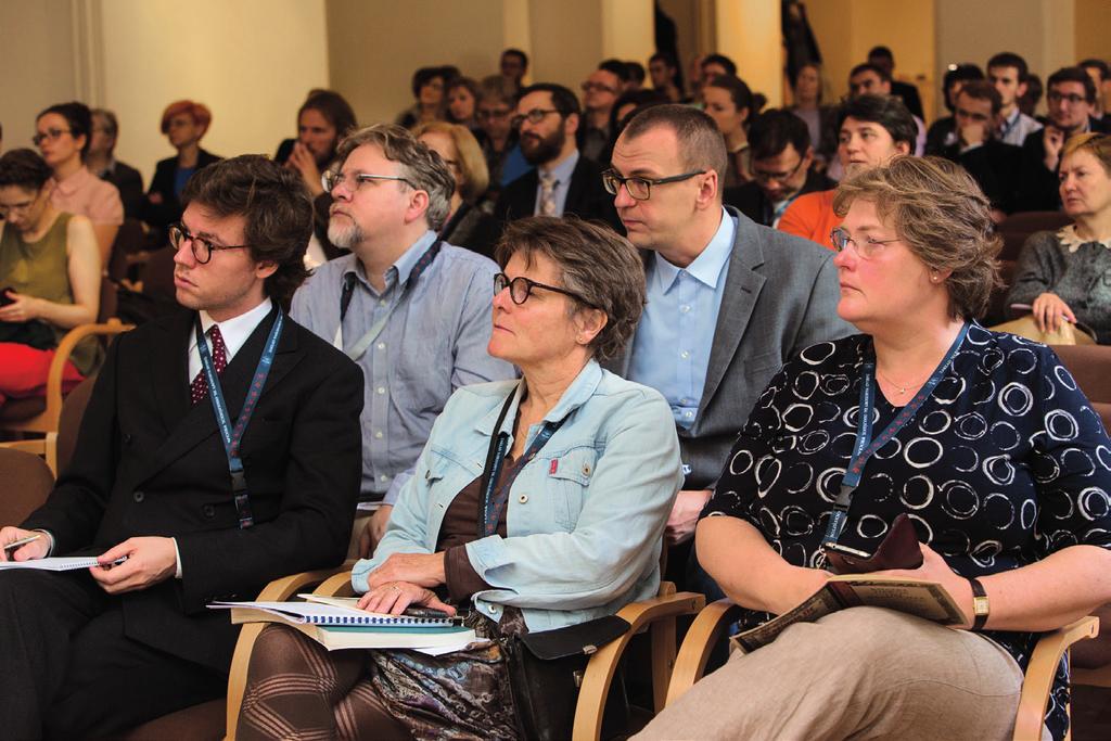 Grupa zagranicznych gości z przedstawicielami konsorcjum CERL.