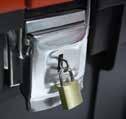 solid, elongated handle makes it possible to lift the box with both hands, thus facilitating the transport of your