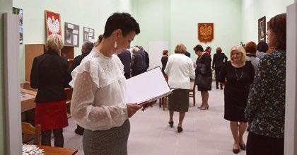 Inicjatywa powstania Izby, jak również towarzyszący jej spektakl słowno - muzyczny i prelekcja historyczna wpisane były w Gminny Harmonogram Obchodów 100-lecia Odzyskania przez Polskę Niepodległości.