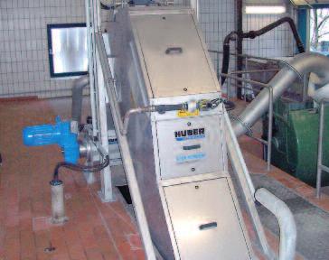Mechaniczne oczyszczanie ścieków HUBER Krata schodkowa STEP SCREEN SSF wysoka wydajność oddzielania i wynoszenia skratek wysoka efektywność możliwość zabudowy w