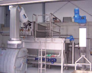 i/lub łapaczem tłuszczu HUBER Zblokowane Urządzenie ROTAMAT Ro5 Zblokowane urządzenie do mechanicznego oczyszczanie ścieków HUBER Zblokowane urządzenie ROTAMAT Ro5 HD z sitem o prześwitach 0,5-10mm