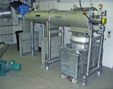 WASTE WATER Solutions Mechaniczna przeróbka osadów HUBER Sludgecleaner, separator części stałych STRAINPRESS Wydajność do 100 m 3 /h Ciągła separacja cząstek stałych pod ciśnieniem Brak wody