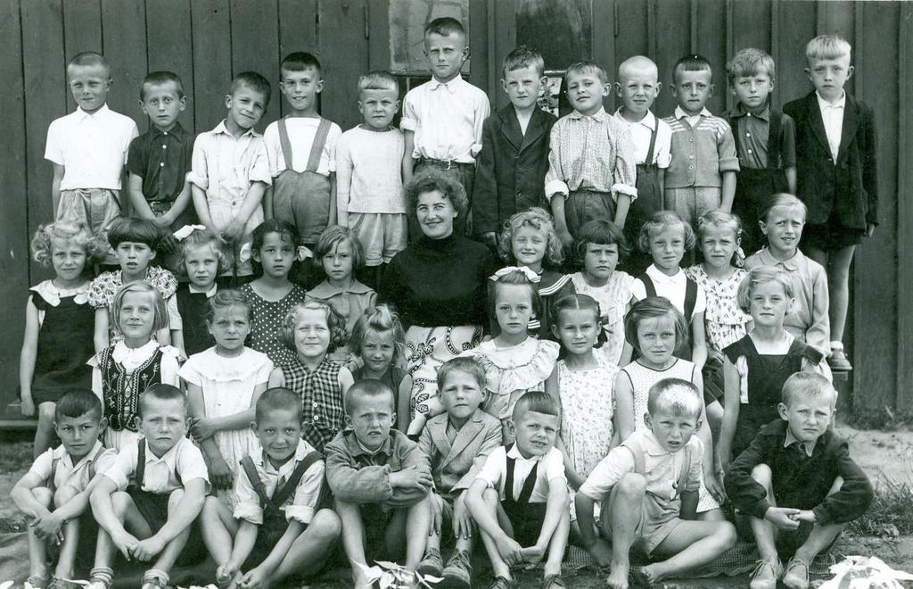 Historia Grabowca, zdjęcia z roku: 1961 5 Zdjęcie 4 Rok szkolny 1960/1961 (lub 1961/1962).