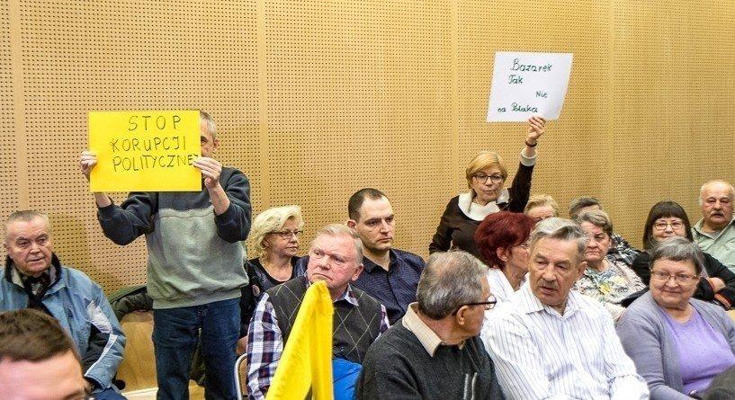 Karczemna awantura o Karczewskiego, bazarek i pętlę. "Korupcja" czy "Kampania"? data aktualizacji: 2018.02.