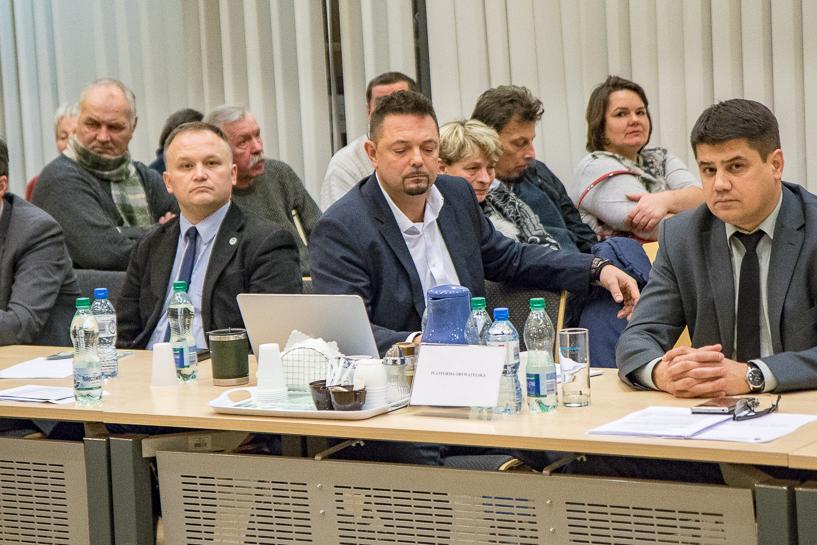 - Mieszkańcy Polaka są manipulowani. Zapraszałam Komitet, mówiłam: zostawmy polityków, Karczewskiego, Skubiszewskiego, PO i PiS. Spotkajmy się, ja Pani pokażę jakie mamy plany.
