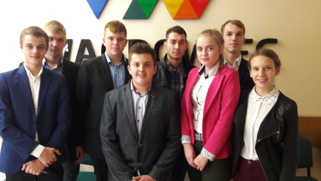 Uczestnicy rozwiązywali test składający się z 45 pytań w ciągu godziny lekcyjnej. Pytania w znacznej większości były zamknięte, choć kilka wymagało własnego uzupełnienia.