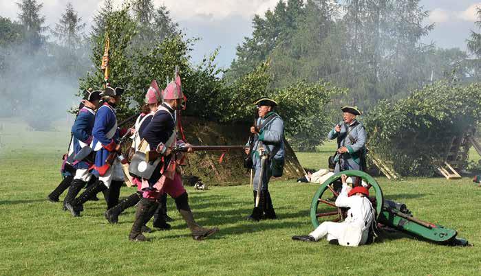 Organizatorzy: Gminny Ośrodek Kultury Sportu i Rekreacji w Świdnicy, sołectwo Burkatów oraz Sowiogórskie Towarzystwo Historyczno - Krajoznawcze przygotowali mnóstwo atrakcji dla przybyłych, by w