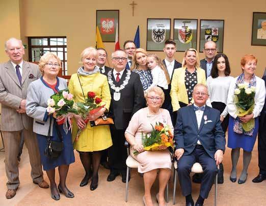Każdy jubileusz jest okazją do świętowania, ale na szczególną uwagę zasługują tak wspaniałe rocznice, jak diamentowe, czy złote gody małżeńskie.