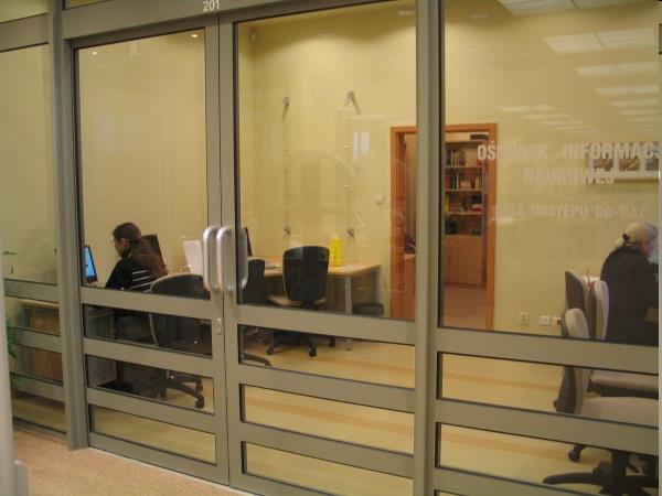 dostępu do baz przy Czytelni udostępniane komputerowe bazy bibliograficzne i