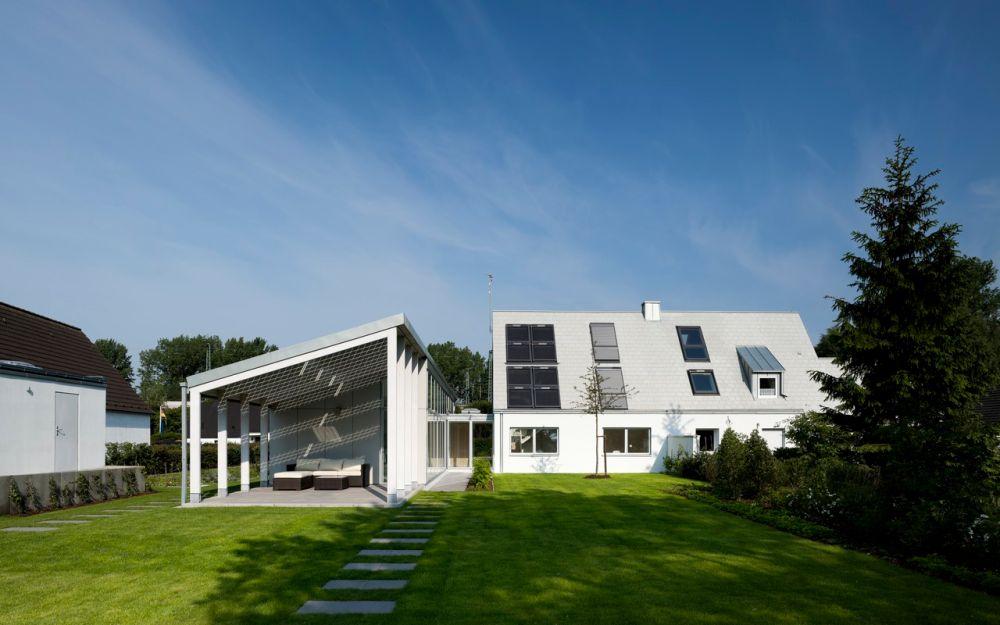 (Dom modelowy po modernizacji, fot. Velux) Wymiana starych okien może istotnie przyczynić się do poprawy standardu energetycznego budynku.