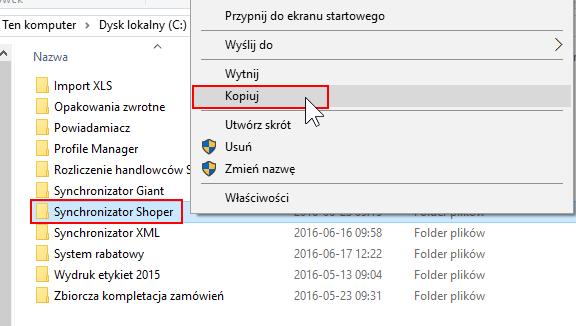 8 Praca z wieloma sklepami Shoper Program Synchronizator Shoper umożliwia jednoczesną pracę z wieloma sklepami Shoper. W tym celu należy skopiować już istniejący katalog programu.