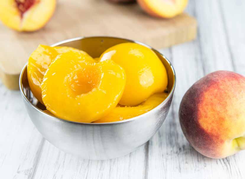 VERA DETAL PRZETWORY OWOCOWE CANNED FRUITS BRZOSKWINIE, KOKTAIL PEACHES, FRUIT COCKTAIL Brzoskwinie połówki w lekkim syropie Peaches halves in light syrup Koktajl owocowy w lekkim syropie Fruit