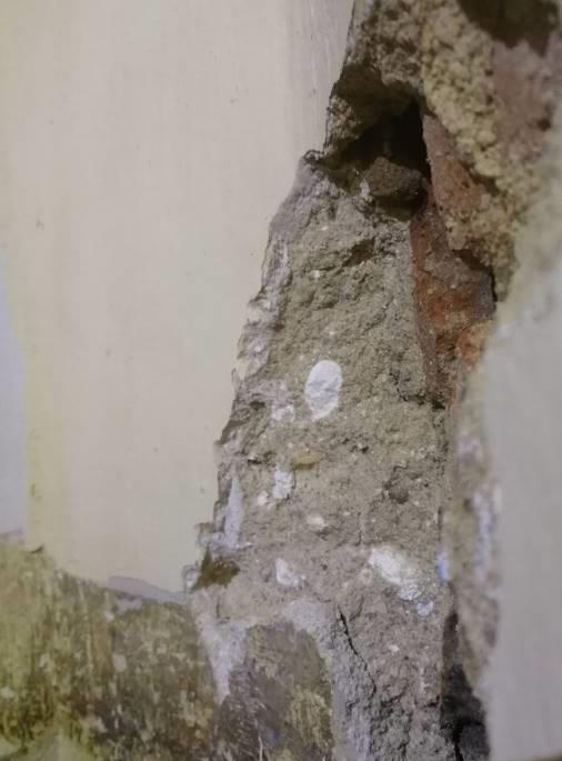 kwarcowy),dość znaczną ilość spoiwa wapiennego, w warstwie wierzchniej