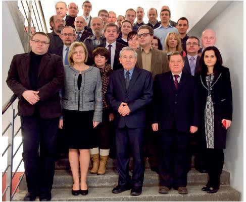 (SMES), nadprzewodnikowych ograniczników prądów zwarciowych (SFCL), transformatorów nadprzewodnikowych.