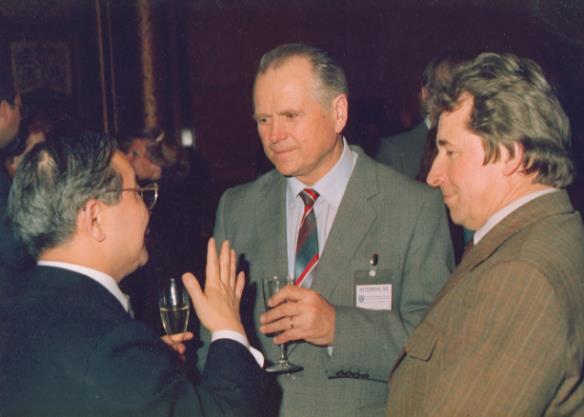 Od lewej: prof. Harada (Uniwersytet Kuyshu), prof.