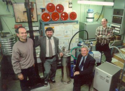 Profesor Tadeusz Janowski od ponad 30 lat współpracuje z Instytutem Elektrotechniki w Warszawie i kieruje tam Pracownią Technologii Nadprzewodnikowych w Lublinie, która została utworzona w 1980 roku