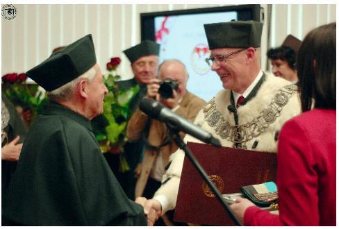 Wręczenie dyplomu Honorowego Profesora PL przez JM