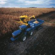 1979: Pojawia się druga generacja kombajnów z technologią Twin Rotor czyli modele TR75, TR85 i TR95, o mocy zwiększonej do 155 225 KM.