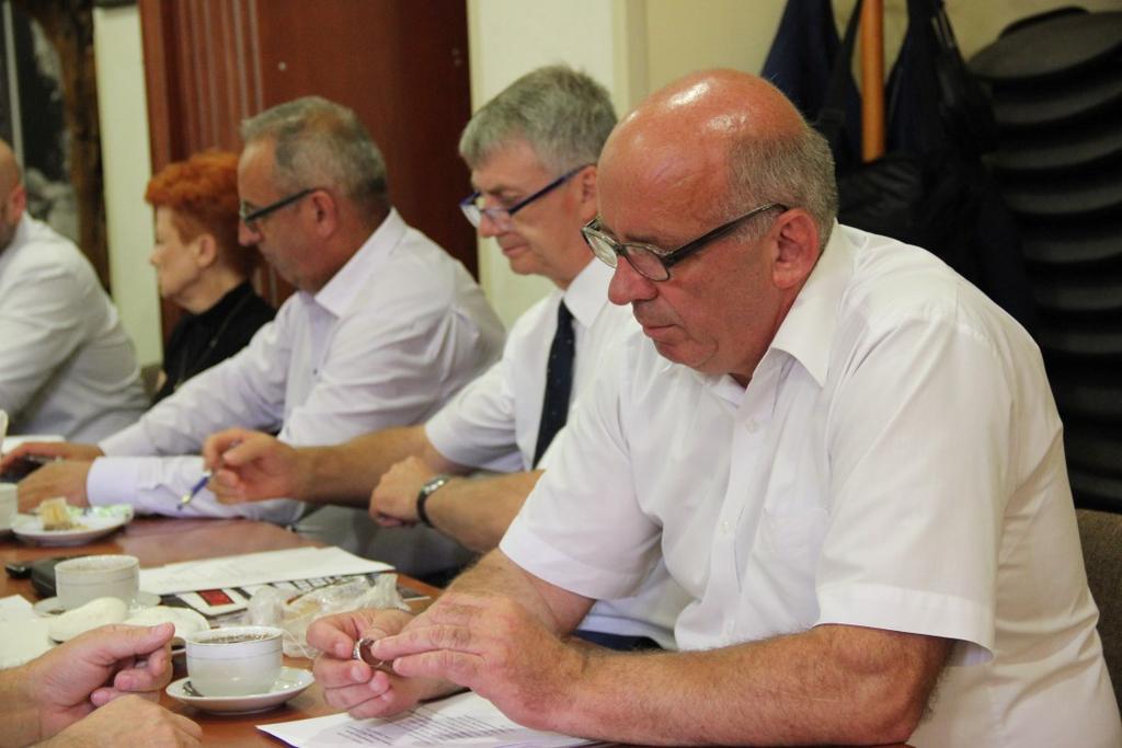 potencjalnych profitów płynących z wprowadzenia w szeroki obieg elektronicznej karty