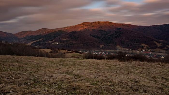 ..już prawie na mecie widok na gminę Czernichów, rzekę Sołę, oraz szczyty Beskidu