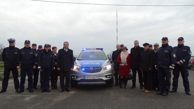 STRONA 2 KOMUNIKATOR MGP Nowy radiowóz dla policjantów z Trojanowa Do Komendy Powiatowej Policji w Garwolinie trafił nowy radiowóz.