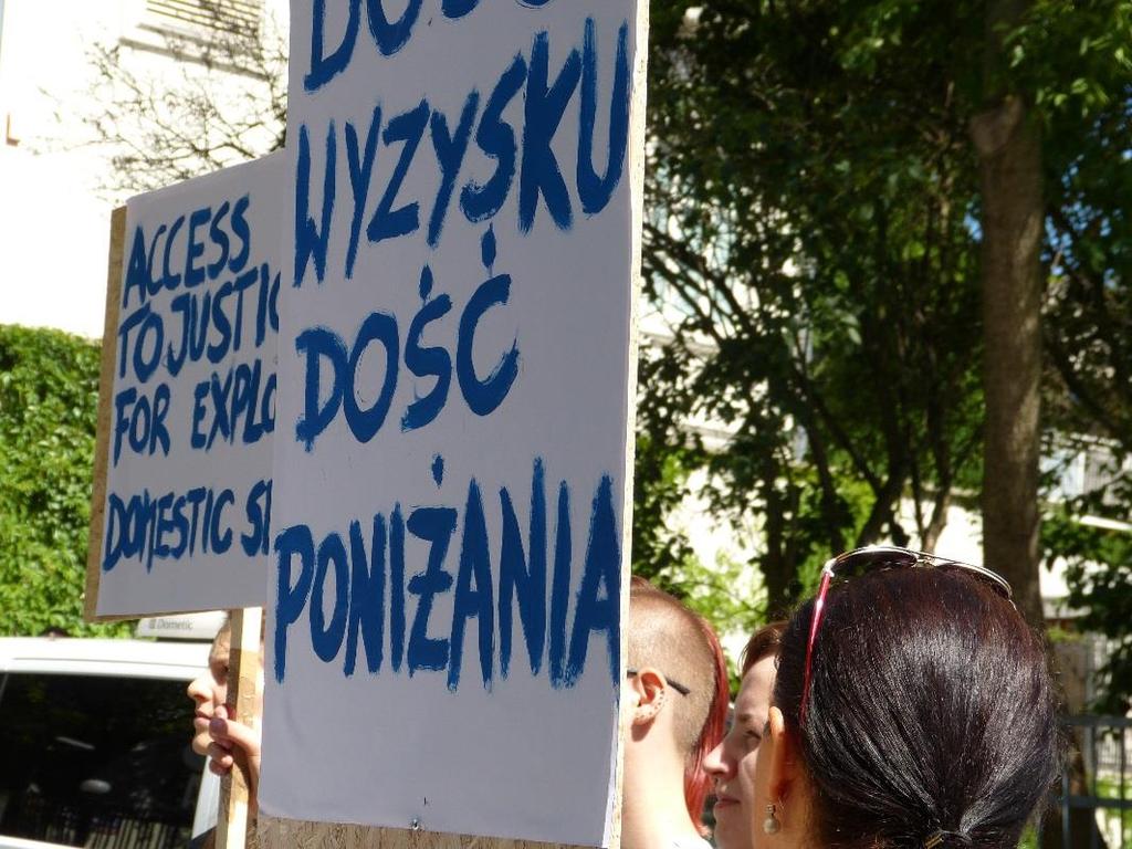 niewolniczej kobiet, obywatelek Filipin zatrudnionych jako pomoce domowe u dyplomatów kuwejckich. Transparenty pikietujących Slow Fashion 13 14.