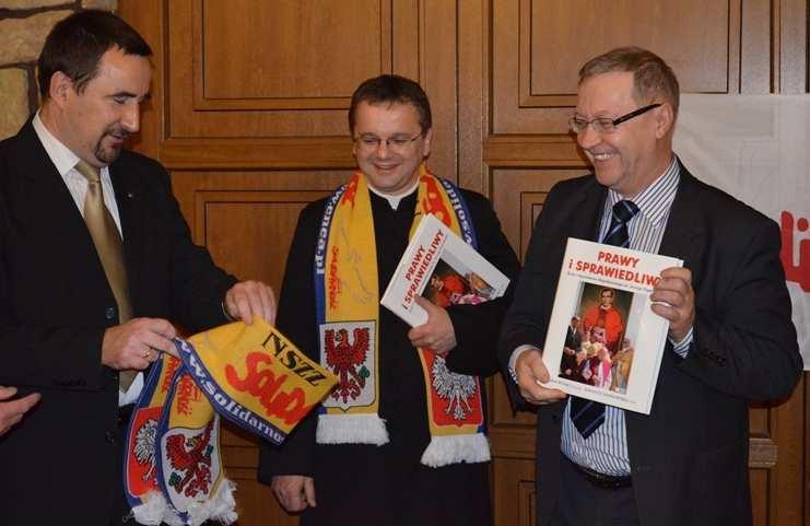 (Ciąg dalszy ze strony 4) uchwały i stanowiska dotyczące składu Rady SKE, następnych wyborów uzupełniających oraz egzaminów kwalifikacyjnych.