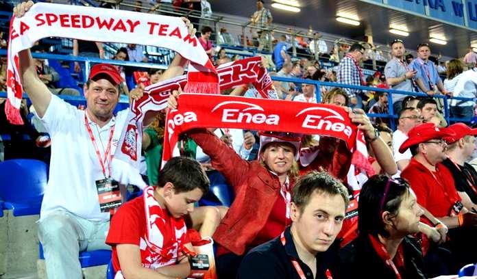 (Ciąg dalszy ze strony 5) czarnego sportu nie mogło zabraknąć reprezentacji Enea Speedway Teamu. ENEA SPEEDWAY TEAM w akcji.