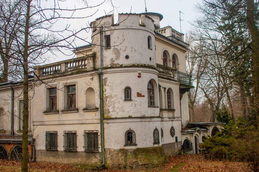 "Basztę".