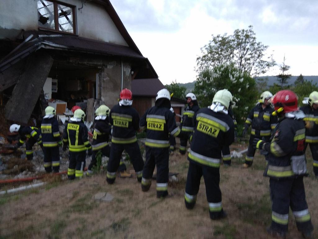 08.05.2018r. o godz. 17:34, SKKP w Suchej Beskidzkiej otrzymało informację o pożarze budynku mieszkalnego w wyniki wybuchu gazu propan- butan w miejscowości Osielec.