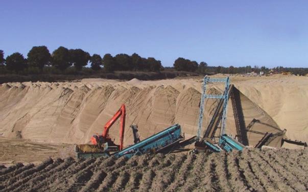 Selected Mechanical Properties Analysis of Fibrous Composites 83 & Rutkowski 2013, Błaszczyński & Król 2015, Meyer 2009, Hendriks & Janssen 2003, Siddique 2008, Soares et al. 2014, Ulsen et al. 2013).