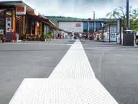 Obiekt: tunel metra U4 Wielkość obiektu: 5,6 km System: farba do oznakowań Triflex Preco Line 300 NightLine Dworzec kolejowy, Würzburg (DE) Obiekt: plac przed