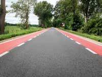 masa chemoutwardzalna Preco Cryl Profilplastik 2K "Plac czerwony", Köpenick (DE) Obiekt: przestrzeń publiczna Wielkość obiektu: 1 022 m² System: farba do oznakowań
