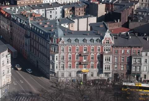 - 35 - Chorzów, ul. Armii Krajowej 55 Kamienica czterokondygnacyjna (w tym poddasze), podpiwniczona o łącznej powierzchni ok. 1980 m 2.