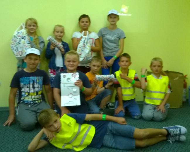 Oszczędzaj z nami w Szkolnej Kasie Oszczędnościowej Uczniowie, którzy otrzymali nagrody W naszej szkole od 3 lat funkcjonuje