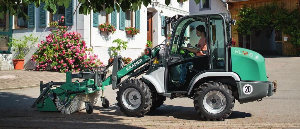 Wzór uniwersalności. Odpowiednia do wszystkich zadań. Hydraulika robocza pozwala na delikatną, bez wysiłkową pracę w cichej kabinie.