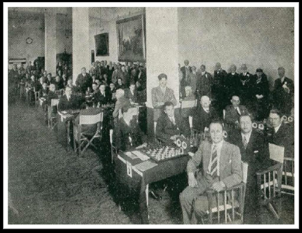 7.Gambit hetmański [D30] Combe (Szkocja) Makarczyk (Polska) 1.d4 d5 2.c4 e6 3.Sf3 c6 4.Sbd2 Sf6 5.g3 c5 6.cd5 ed5 7.dc5 Gc5 8.Sb3 Gb6 9.Gg2 Sc6 10.Sbd4 0 0 11.0 0 We8 12.e3 Gg4 13.Hd3 Hd7 14.