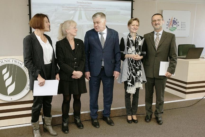 Geodetów Polskich. Do konkursu Zarząd Koła zgłosił 3 obiekty. W składzie Oddziałowego Sądu Eliminacyjnego w Urzędzie Marszałkowskim pracowali Kol.