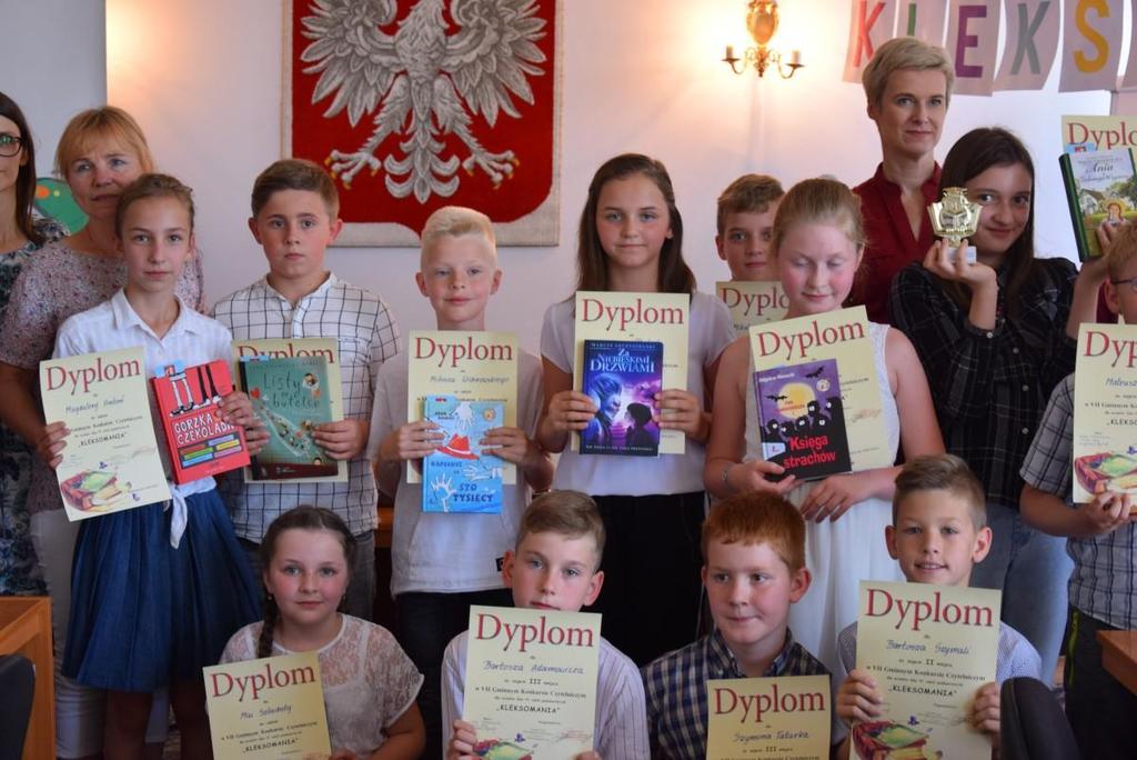 KLEKSOMANIA, w którym wzięło udział 5 drużyn, składających się z uczniów klas