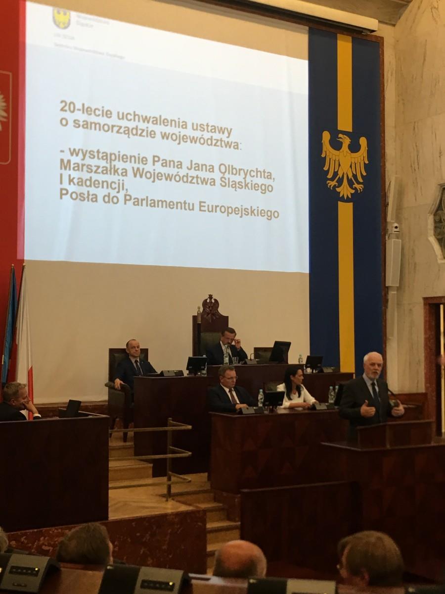INFORMACJE Z ŻYCIA GMINY W dniu 6 czerwca, w Sali Sejmu Śląskiego w Katowicach odbyła się LIV sesja Sejmiku