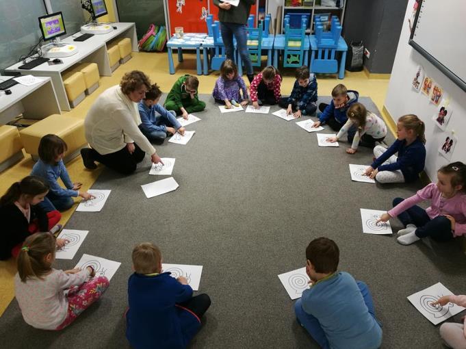 MEDIATEKA W ramach współpracy z Mediateką dzieci 5 i 6 letnie 7 lutego uczestniczyły w kolejnych zajęciach z elementami logopedycznymi na temat: Wiosna w Bystrym Lesie.