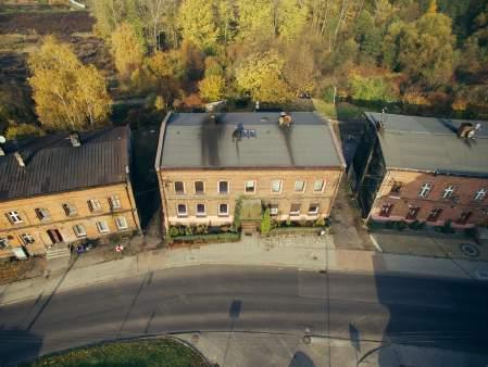 - 32 - Katowice, ul. J. Słowackiego 12, 12A Kompleks trzech budynków mieszkalno-usługowych położony w samym centrum miasta o łącznej powierzchni użytkowej 1.