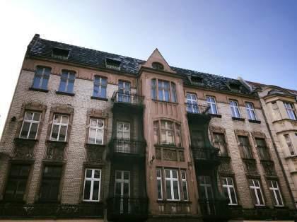 - 33 - Katowice, ul. Moniuszki 5 Zakup budynku został zdeterminowany sukcesem poprzedniej inwestycji przy ul. Moniuszki 10 i 12.