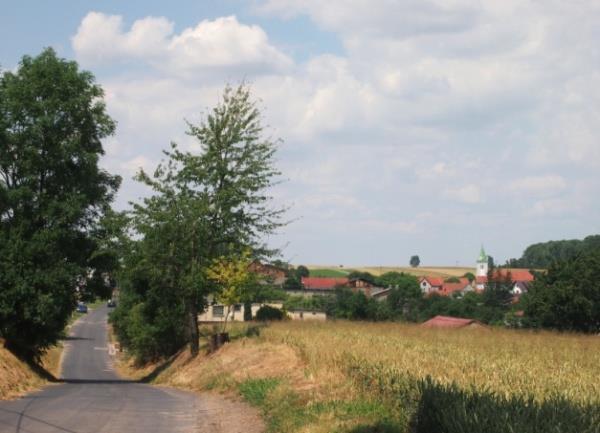 W efekcie częściowo doprowadziło to do chaosu przestrzennego, obejmującego głównie architekturę wsi (w mniejszym stopniu jej plan).